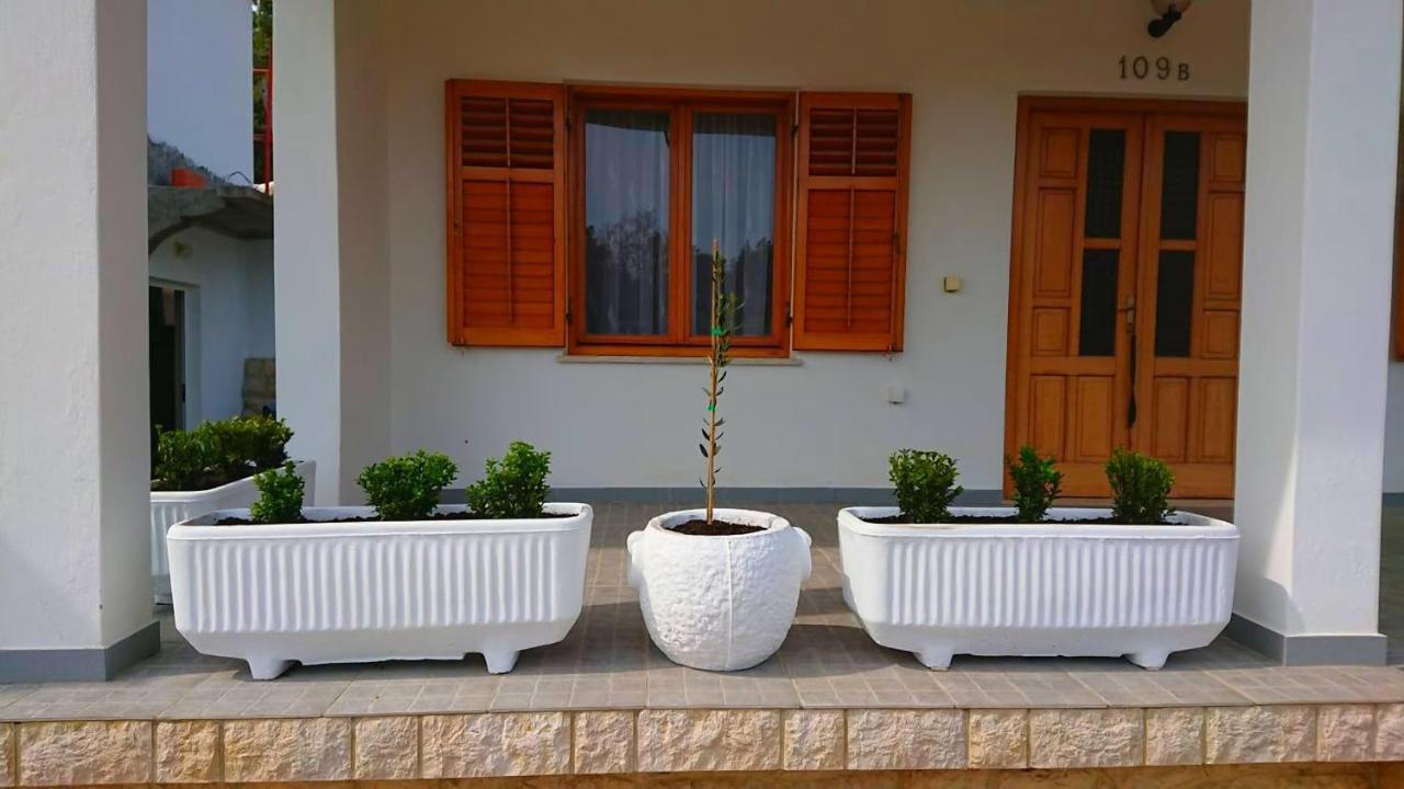 House Fantazija Vila Kampor Exterior foto